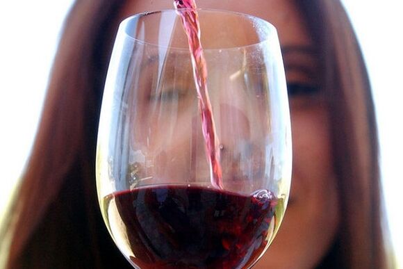 mennyi bort lehet inni naponta